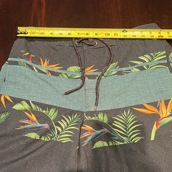 Airwalk hybrid shorts Size Medium - Picture 9 of 10